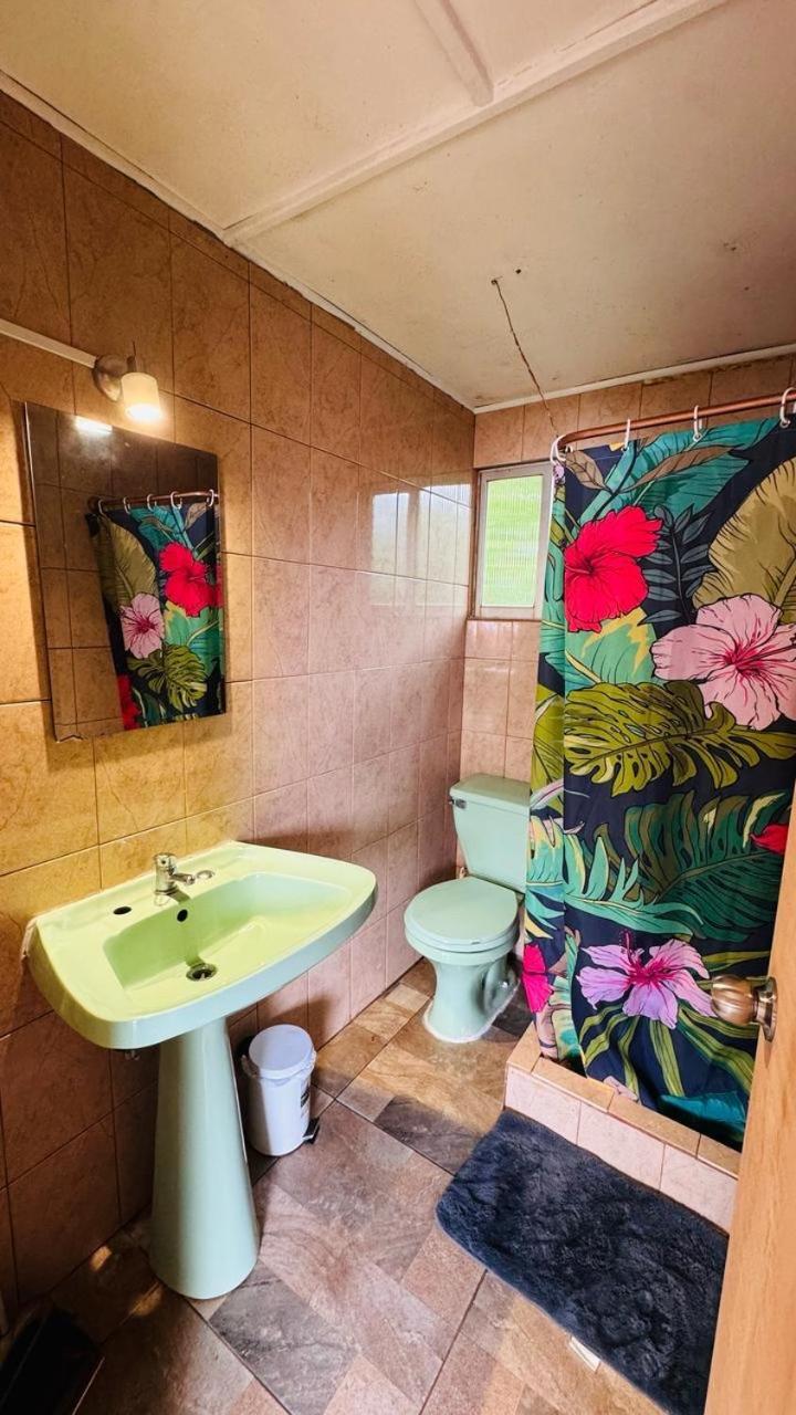 Mata Nui Eco Hostel Hanga Roa Exteriör bild